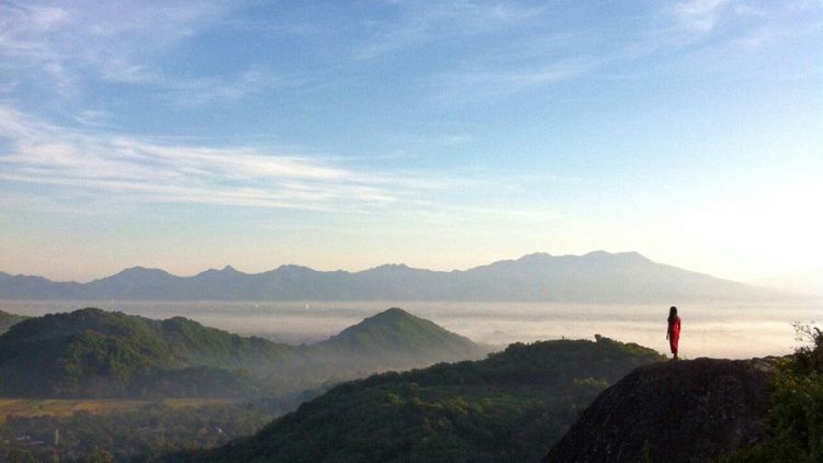 Pemandangan Indah Gak Cuman Di Gunung Masih Ada Perbukitan-Perbukitan Indah Di Indonesia