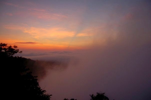 Arak-arakan awan gemawan yang menawan.