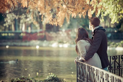 Kalau Nggak Mau Tambah Baper Atau Sakit Hati, Haram Hukumnya Dengerin 9 Lagu Ini! 22 Jangan dengar lagu Isyana yang satu ini kalau kamu masih sayang sama mantan. Bikin galau badai.