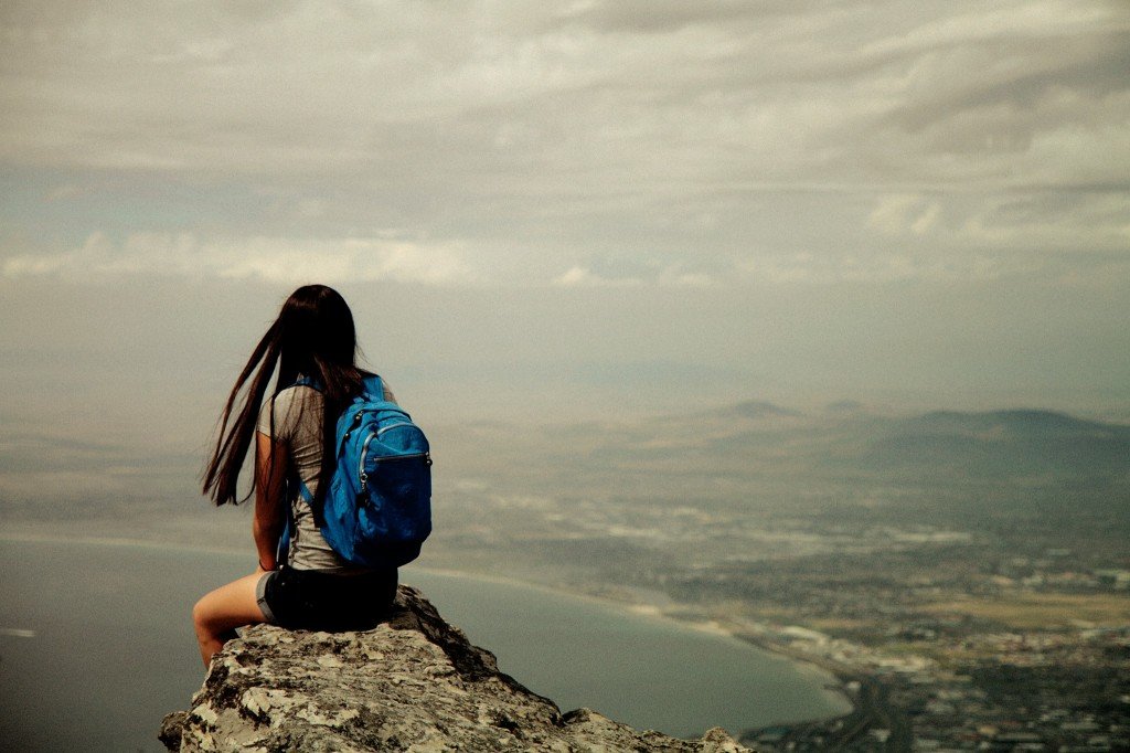 8 Alasan Kenapa Seorang Traveler Lebih Layak Diperkerjakan