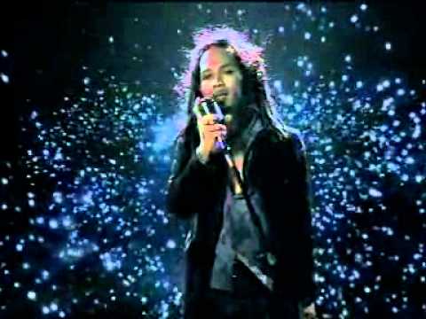 Kalau Nggak Mau Tambah Baper Atau Sakit Hati, Haram Hukumnya Dengerin 9 Lagu Ini! 23 Ada yang hilang-nya Ipang, bikin baper total!