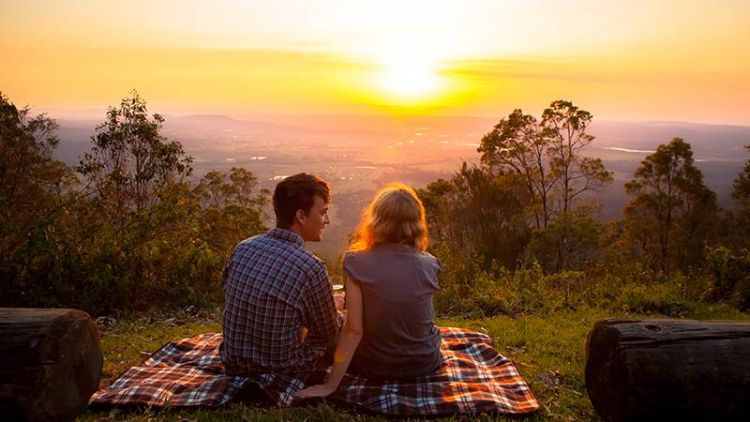 Ingin Bisa Sedikit Lebih Romantis? Cobain 5 Hal Ini Yuk!