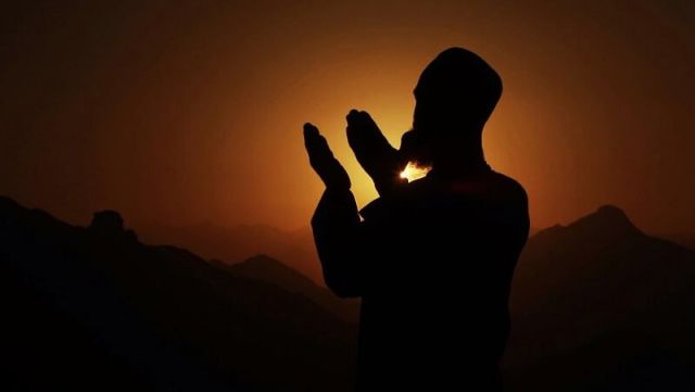 Selalu Memimpin Doa