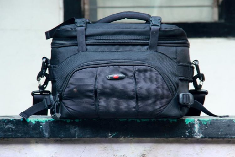 Tas kamera juga bisa.