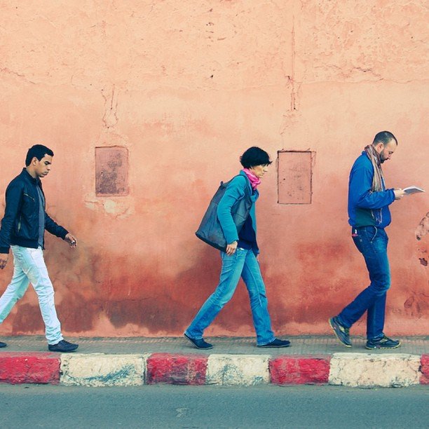 11 Hal yang Bakal Kamu Rasakan, Kalau Ditinggal Nikah Sama Mantan Atau Gebetan 32 walking away