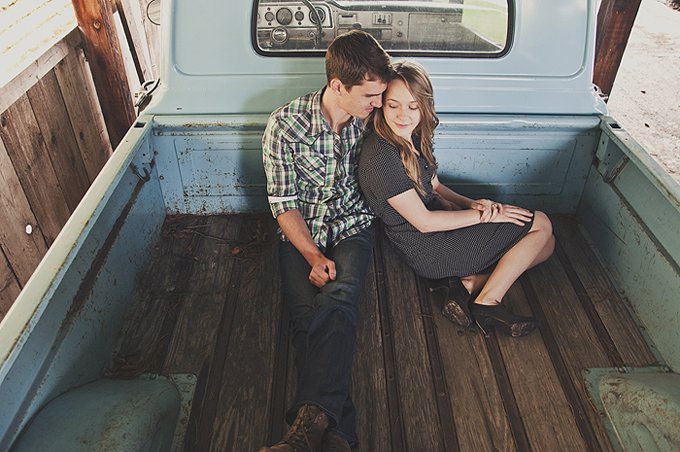 vintage-rustic-engagement-Cozbi-Jean-Photography-12