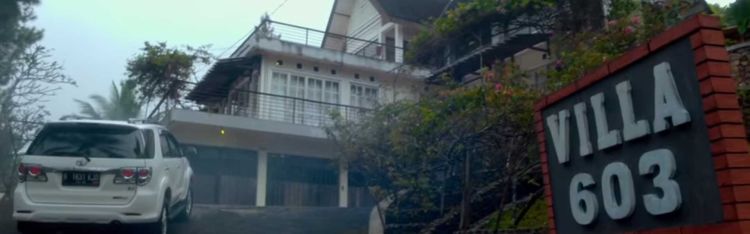 Kamu Sedang Jalan-jalan Ke Jogja? Kalau Kamu Bernyali, Coba Datangi Spot Horor Yang Ada Di Kota Gudeg Ini! 21 Villa-nya aja keliatan serem gini