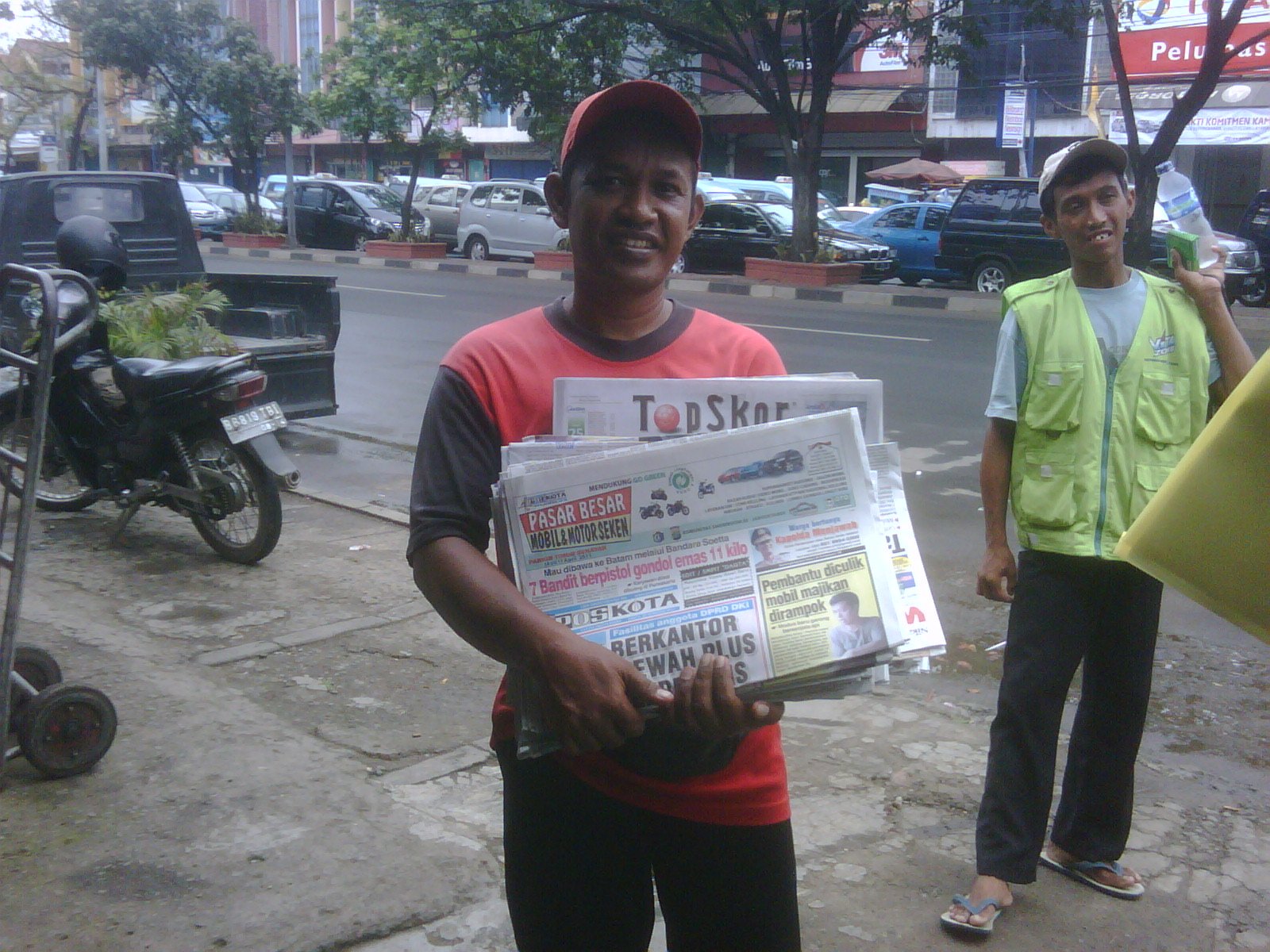 Kembaliannya buat Bapak aja...