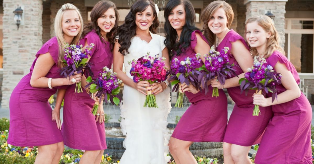 12 Inspirasi Gaun Bridesmaid Ini Cocok Kamu Berikan Untuk 12 Inspirasi Gaun Bridesmaid Ini Cocok Kamu Berikan Untuk