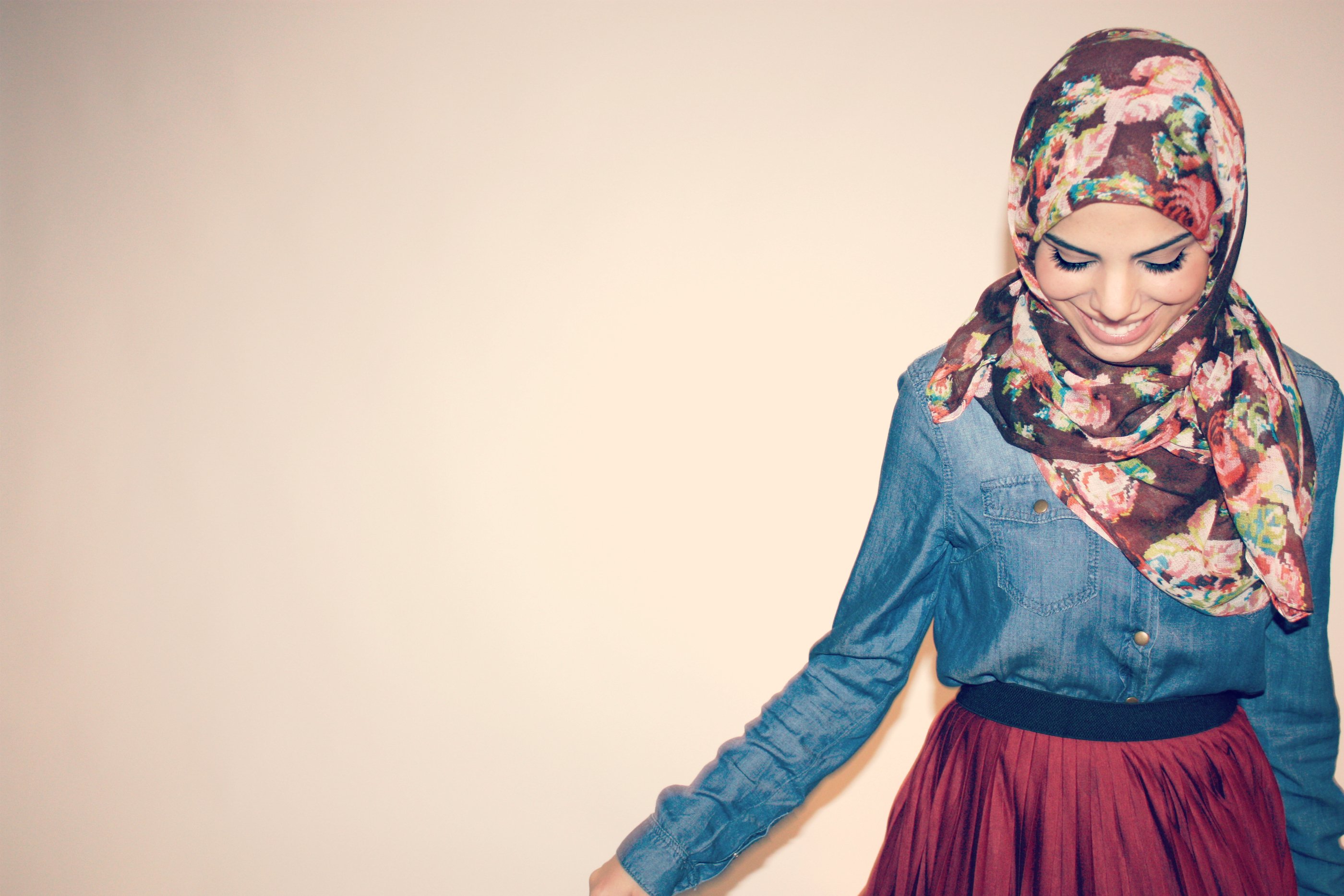 Jilbab Sekarang Sudah Dilabeli Halal. Sejak Kapan Islam Jadi Serumit Ini?