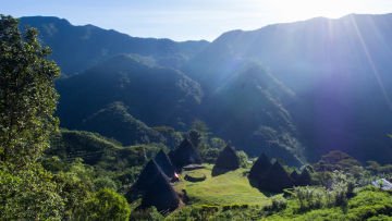 Sekali Seumur Hidup, Berpetualanglah ke Wae Rebo! Negeri Dongeng yang Kini Mendunia.