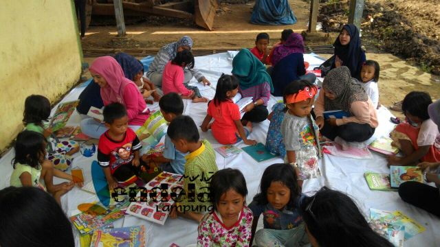 mendampingi santri belajar