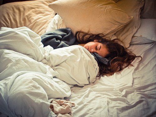 sebaiknya tidur di pagi hari setelah matahari terbit