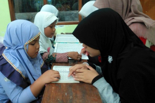 muslimah pengajar TPA