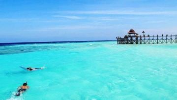 7 Aktivitas Seru Yang Bisa Kamu Lakukan di Kepulauan Derawan. Yakin Deh Bakal Bikin Kamu Enggan Pulang!