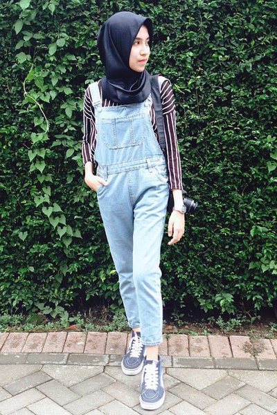 8 Style Untukmu Sehari-hari, Cewek Berhijab yang Ingin Sopan tapi Nggak Terlalu Girly