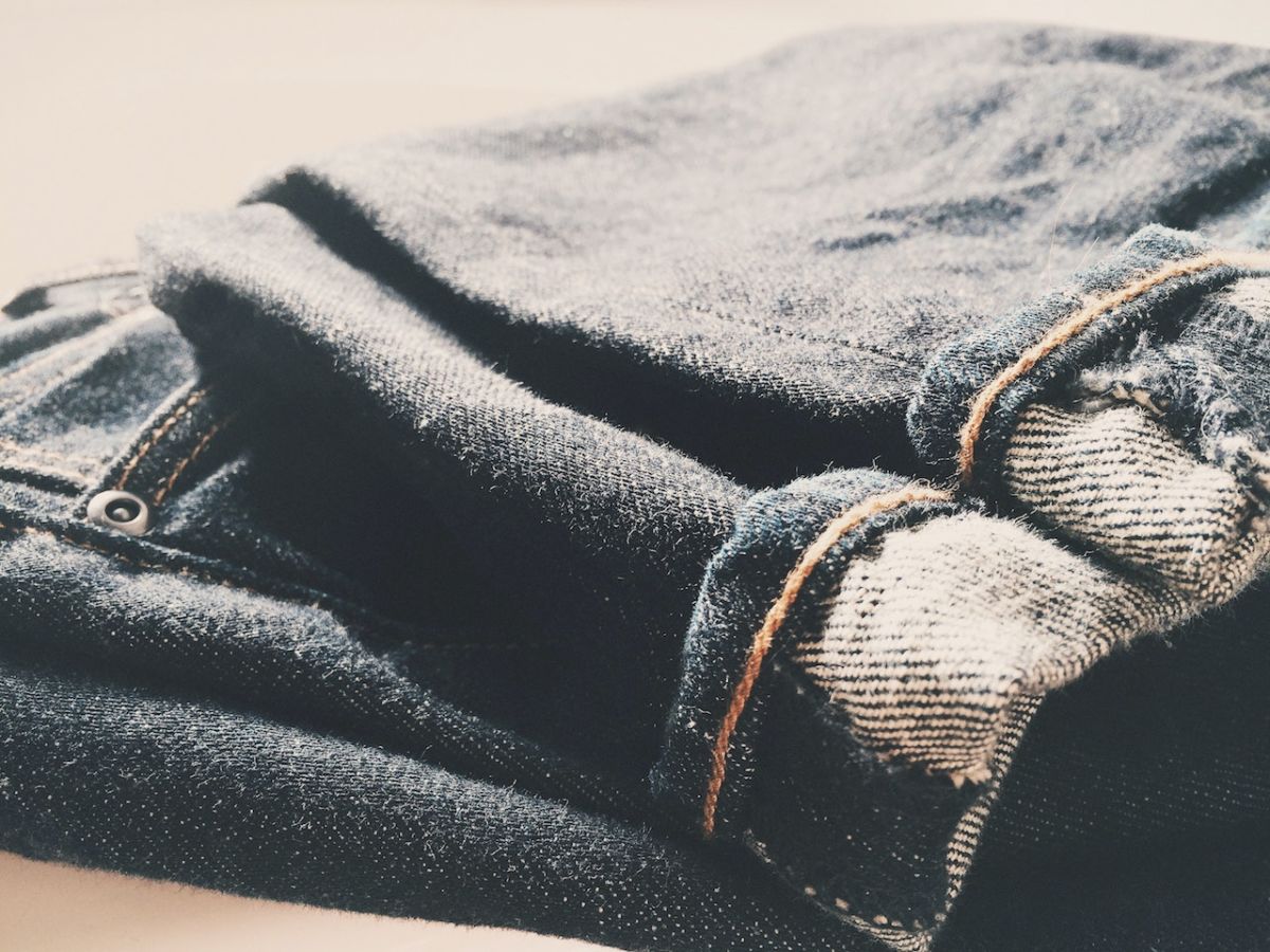 Susah Move On dari Celana Jeans? 9 Aturan Merawat Jeans Ini Wajib Kamu Tahu!