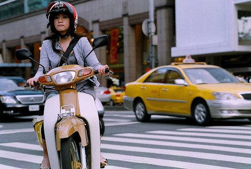 Bawa motor pun kamu nyelooow banget!