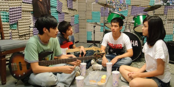 12 Film Komedi Berkualitas yang Akan Bikin Kamu Tertawa. Wajib Nonton, Ya!