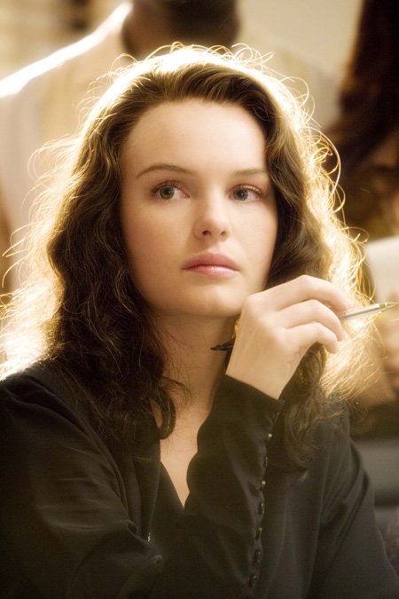 Kate Bosworth sebagai Lois Lane