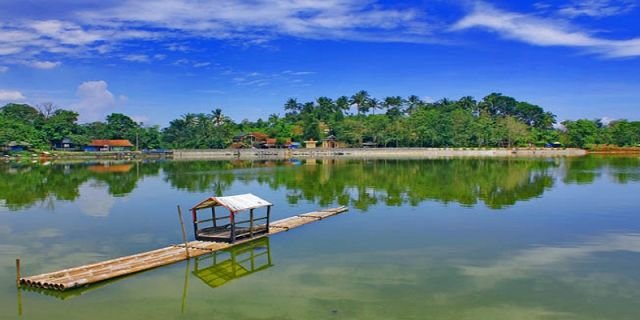 Mengitari Situ dengan rakit