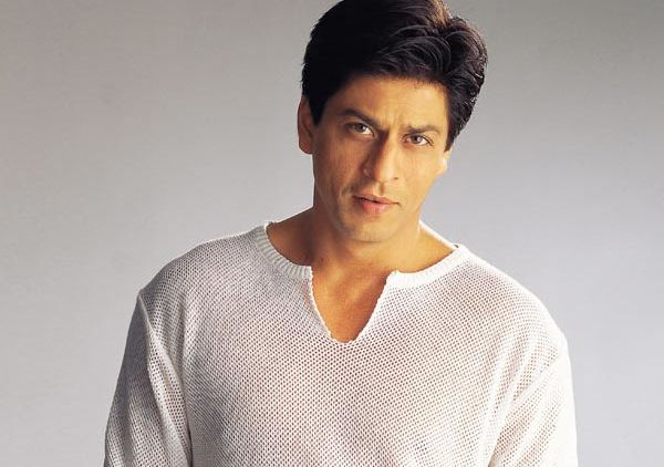9 Alasan yang Membuktikan Kalau Shahrukh Khan Itu Tak Hanya King of Bollywood, Tapi Juga King of Our Heart