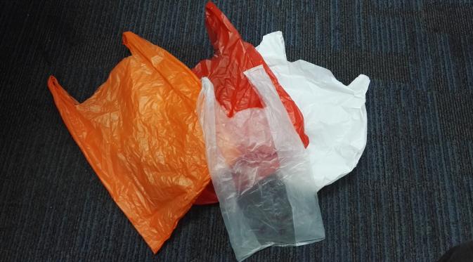 Daripada Sia Sia Jadi Limbah Kantong Plastik  Bekas Bisa 