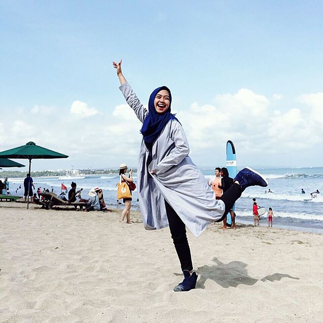 Buatmu Yang Berhijab, 12 Inspirasi Gaya Ria Ricis Ini Bisa Banget Kamu Tiru. Dari Yang Casual 