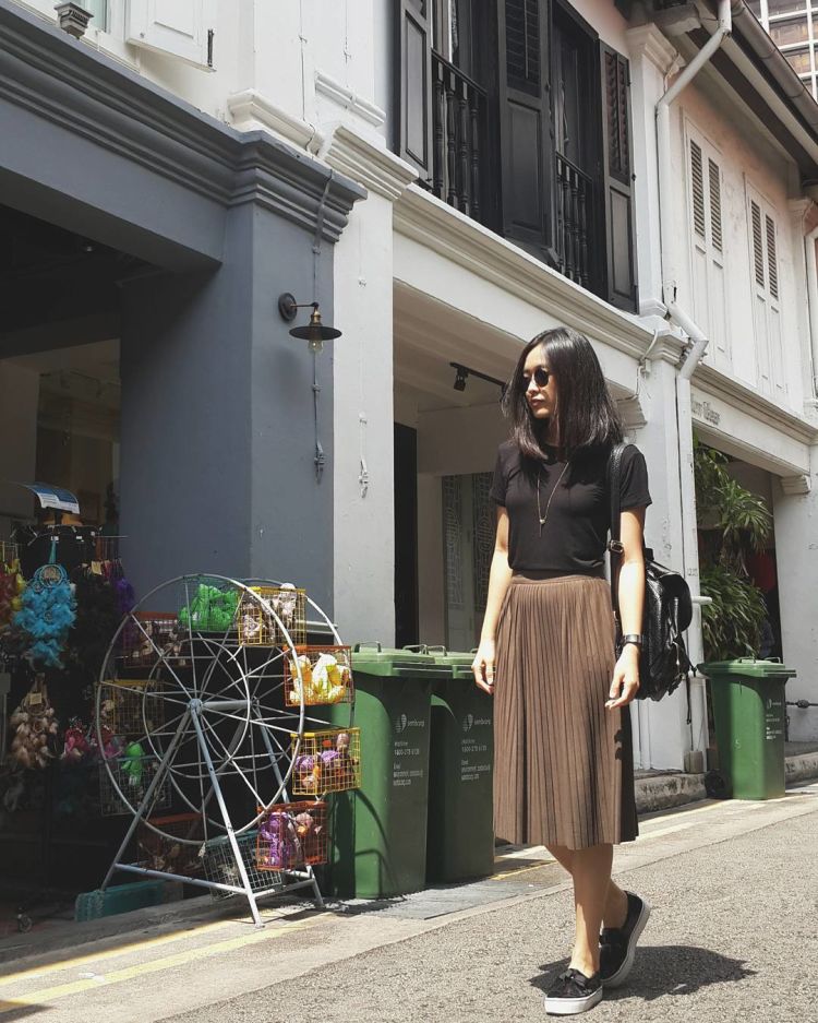 Terbiasa Pakai Celana? Saatnya Melakukan Variasi Gaya Non Celana. Coba Intip 12 Penampilan yang Tak Kalah Nyaman nan Menawan! 25 @mariavinafw