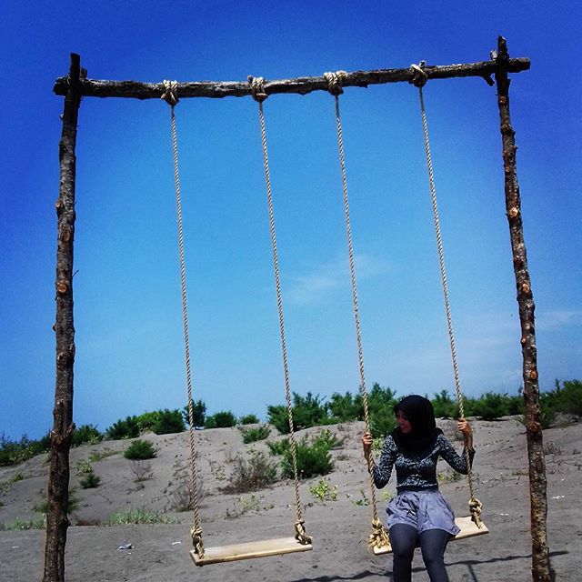 Pak Gubernur Tolong Lindungi Gumuk Pasir di Bantul Dong! Ntar Kalau Hilang, Jomblo Macam Kami Maennya Ke Mana? 18 jodohku manaaaa? hiks