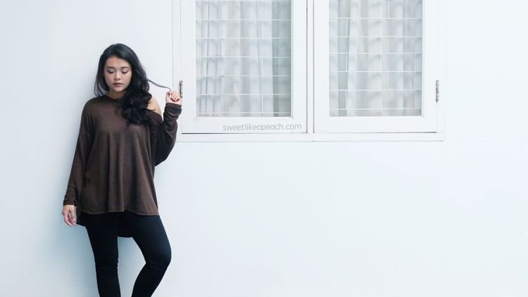 Kamu Cewek Berpinggul Lebar? 7 Tips Style Berpakaian Ini Bisa Bantu Samarkan Ketidakproporsionalan Tubuhmu 18 Nggak kelihatan kan pinggulnya? :D