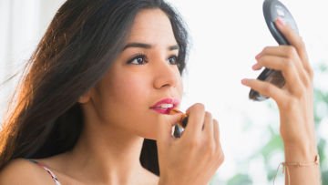 Bingung Make Up yang Pas Buat Pergi Kondangan? Tenang, 11 Tips Ini Bisa Kamu Praktikkan!