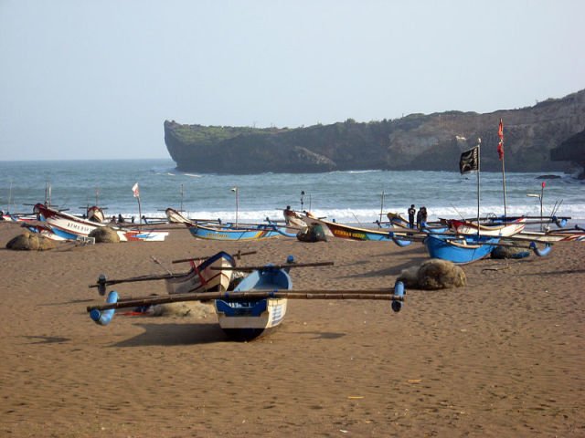 Banyaknya kapal nelayan di Pantai Baron