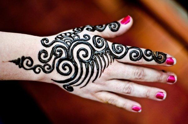 16 Inpirasi Henna Art Anti Mainstream Demi Momen Pernikahan Berbeda