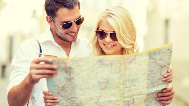 Girls, Ini 7 Hal Romantis yang Bisa Kamu Dapatkan dari Kekasih yang Suka Traveling. Duh, So Sweet