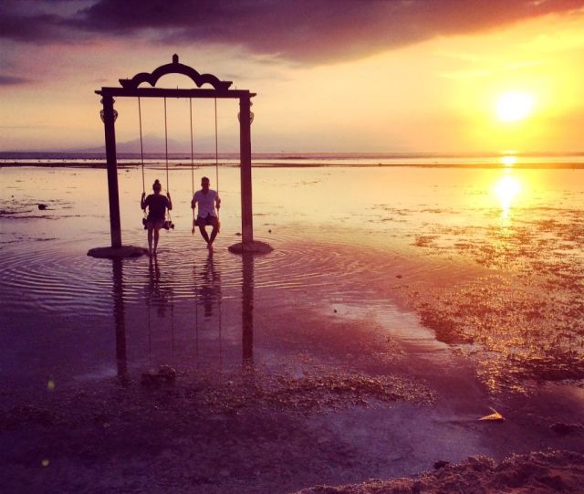 Panduan Budget Bulan Madu di 5 Destinasi Indah di Indonesia. Nuansa Romantis Sama Pasangan Ada Harganya!