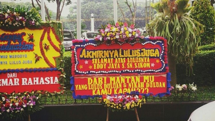 Kekeliruan yang Sering Dilakukan Mahasiswa Indonesia Saat Wisuda