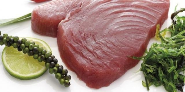 walaupun agak berat, tapi ikan tuna bagus kok dijadikan cemilan