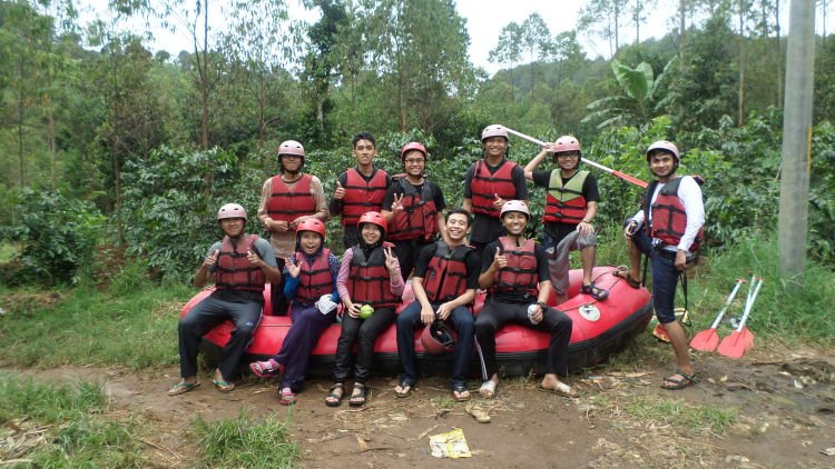 Liburan Rafting dan Paintball di Cileunca, Pangalengan