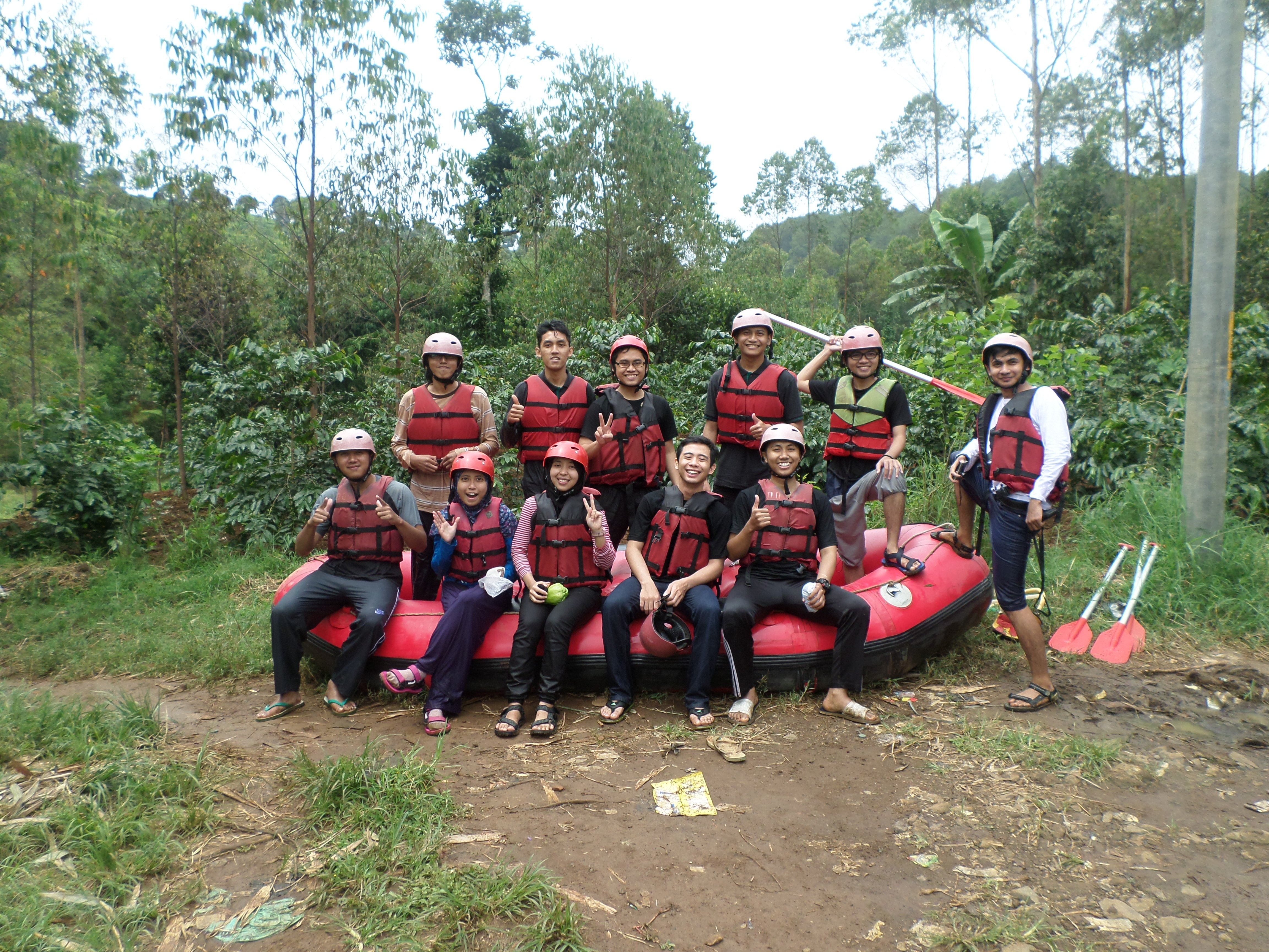 Liburan Rafting dan Paintball di Cileunca, Pangalengan