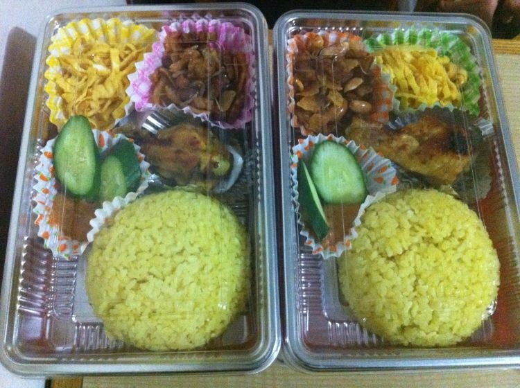 nasi kuningnya, Mz Mb...