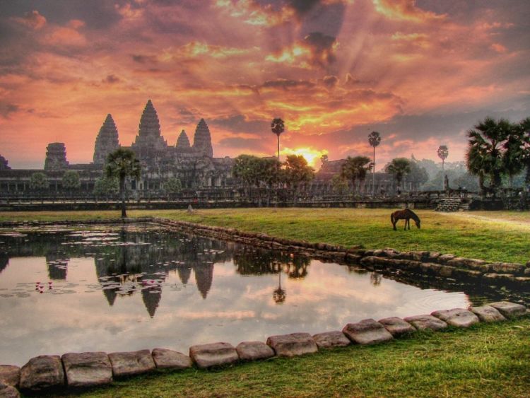 10 Destinasi Wisata Romantis di Asia Tenggara Buat Bulan Madu. Tempatnya Wah, Budgetnya Murah!