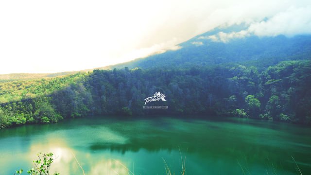 Danau Tolire yang sejuk