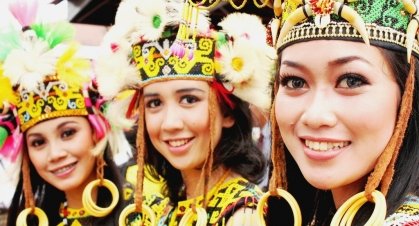 Gadis Dayak Layak Kamu Pertimbangkan untuk Menjadi Pendamping Hidupmu Kelak