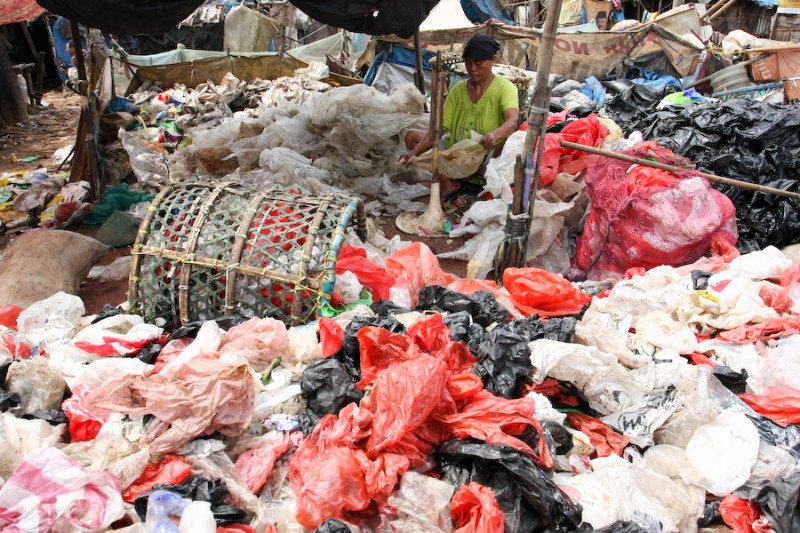 Plastik-Palstik yang Merindukan Kepekaanmu