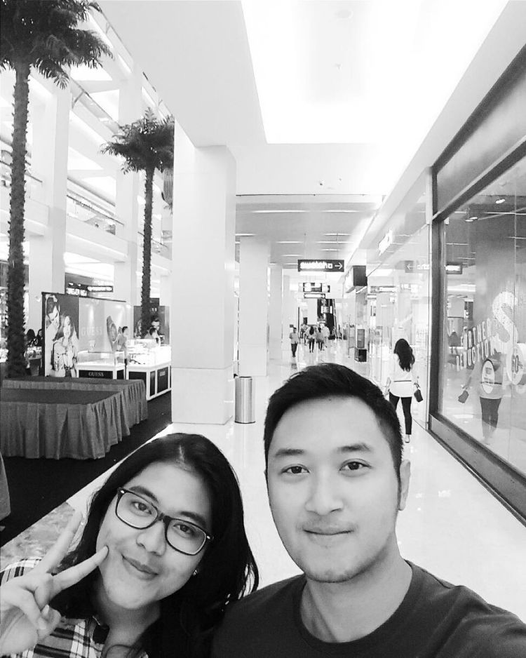 Hmm.. mereka beneran pacaran nggak ya?
