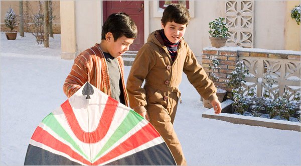 6 Film Timur Tengah Ini Bisa Bikin Emosi Naik Turun. Siap-Siap Tisu Aja Buat Menyeka Air Mata. 10 The Kite Runner, tentang persahabatan Amin dan Hassan.