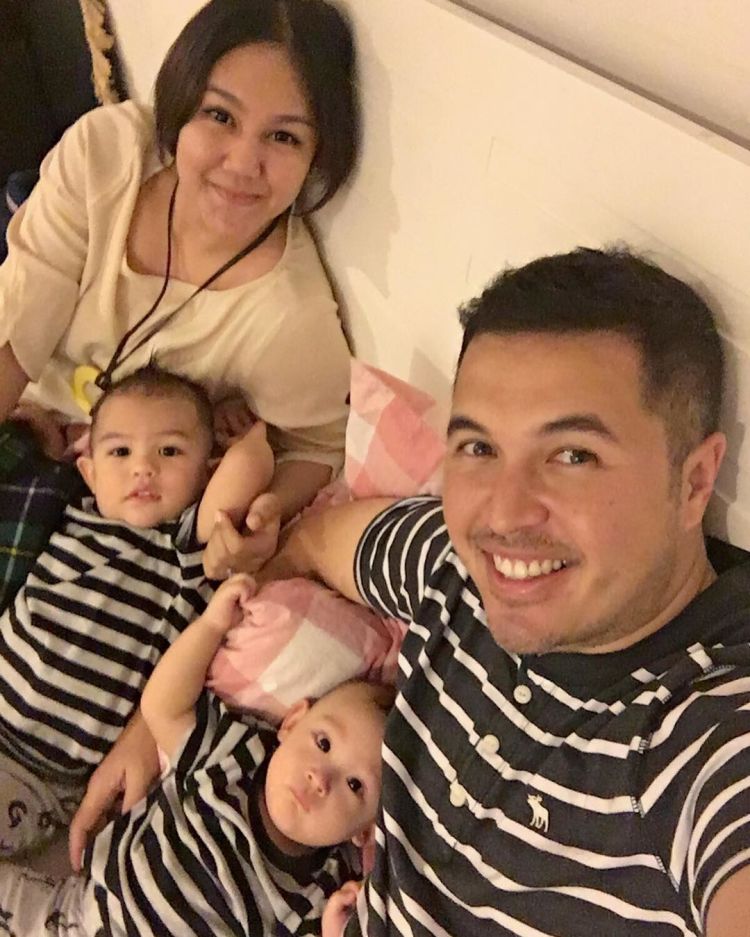 Rifat - Sissy, dan kedua buah hati mereka.