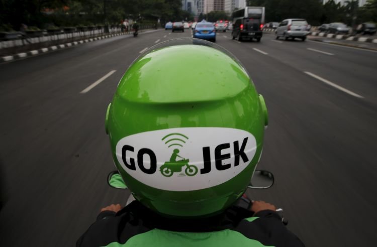 Kamu cowoknya atau mas-mas Go-jek?