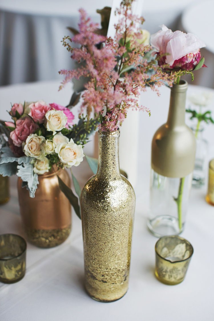 Atau dengan glitter juga bisa kamu coba